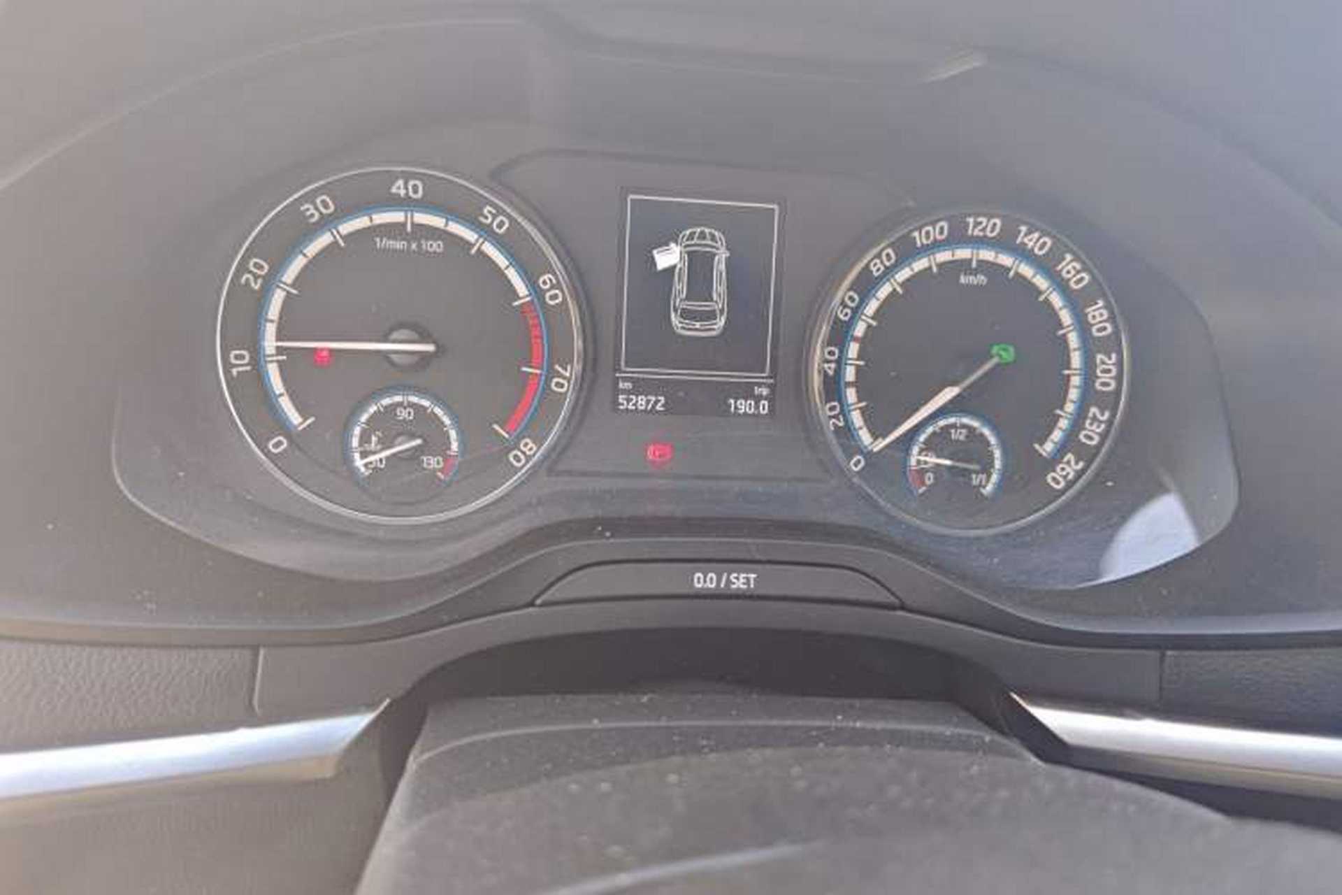 Used Skoda Karoq 2020 TSI280 Smart Drive Technology Edition China VI Odometer Close Up