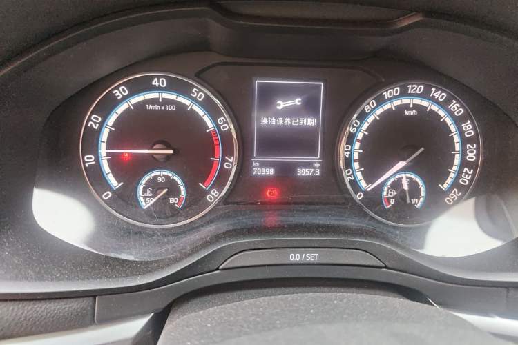 Used Skoda Karoq 2020 TSI280 Smart Drive Technology Edition China VI Odometer Close Up