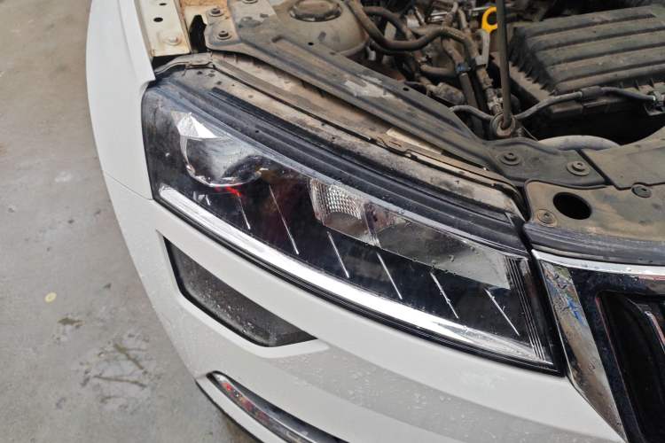 Used Skoda Karoq 2020 TSI280 Luxury Smart Edition China VI Standard Right Front Headlight