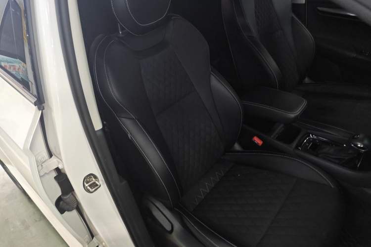 Used Skoda Karoq 2020 TSI280 Luxury Smart Edition China VI Standard Right Front Seat