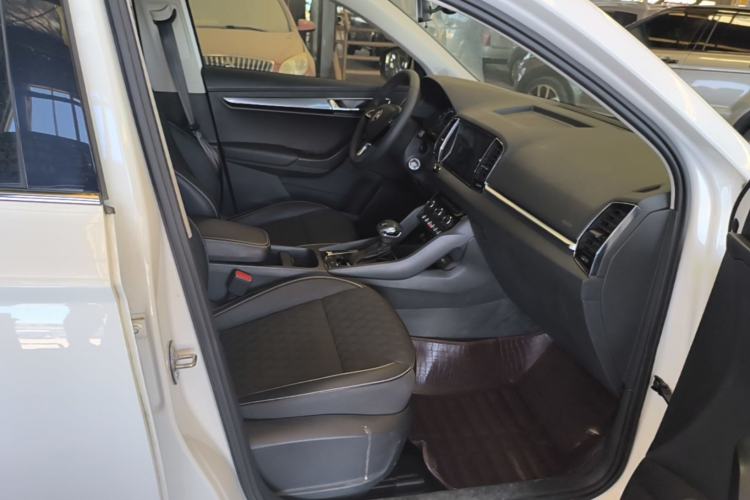 Used Skoda Karoq 2020 TSI280 Luxury Smart Edition China VI Standard Right Front Seat