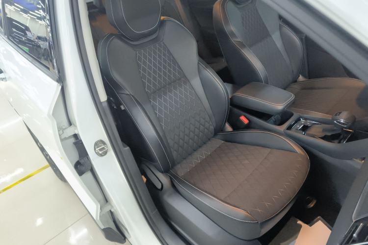 Used Skoda Karoq 2020 TSI280 Smart Drive Technology Edition China VI Right Front Seat