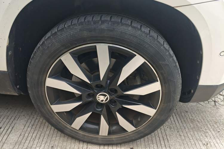 Used Skoda Karoq 2020 TSI280 Luxury Smart Edition China VI Standard Right Front Wheel Hub