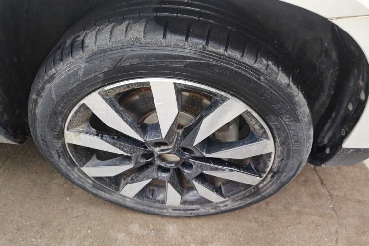 Used Skoda Karoq 2020 TSI280 Luxury Smart Edition China VI Standard Right Front Wheel Hub