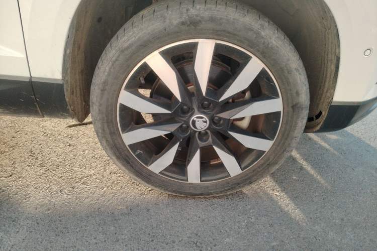 Used Skoda Karoq 2020 TSI280 Luxury Smart Edition China VI Standard Right Front Wheel Hub