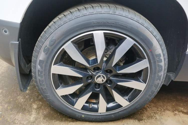 Used Skoda Karoq 2020 TSI280 Luxury Smart Edition China VI Standard Right Rear Wheel Hub