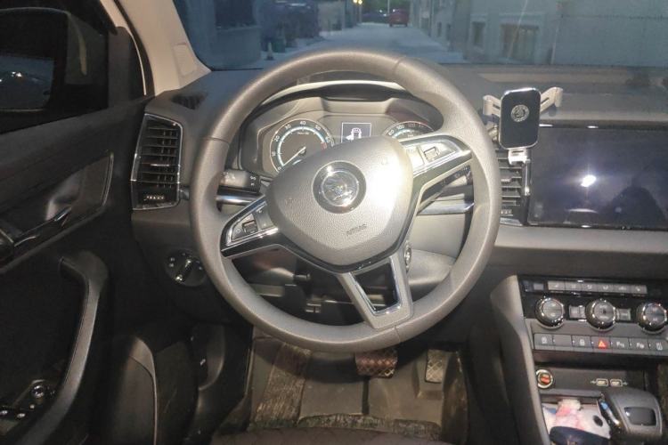 Used Skoda Karoq 2020 TSI280 Luxury Smart Edition China VI Standard Steering Wheel