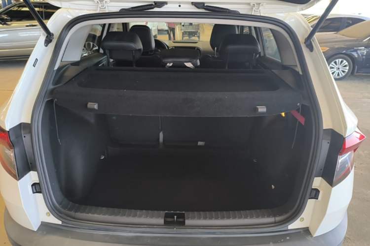 Used Skoda Karoq 2020 TSI280 Luxury Smart Edition China VI Standard Trunk