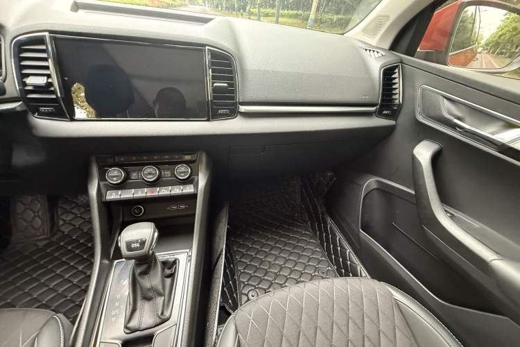 Used Skoda Karoq 2020 TSI280 Luxury Smart Edition China VI Standard Audio And AC Panel