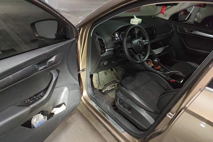 Used Skoda Karoq 2020 TSI280 Luxury Smart Edition China VI Standard Driver Seat
