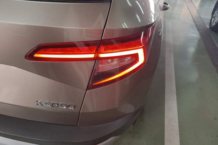 Used Skoda Karoq 2020 TSI280 Luxury Smart Edition China VI Standard Exterior 6
