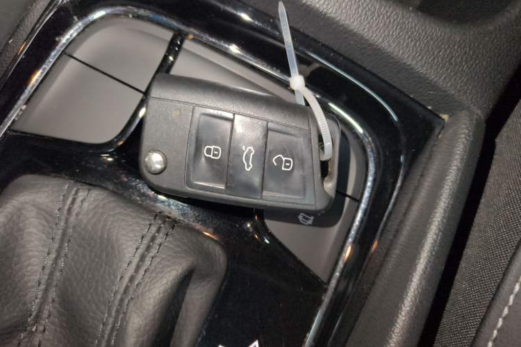 Used Skoda Karoq 2020 TSI280 Luxury Smart Edition China VI Standard Interior 1
