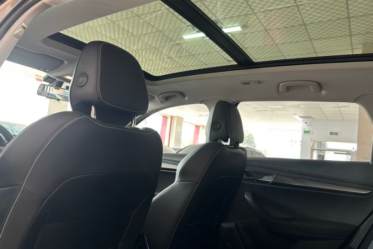Used Skoda Karoq 2020 TSI280 Luxury Smart Edition China VI Standard Interior 1