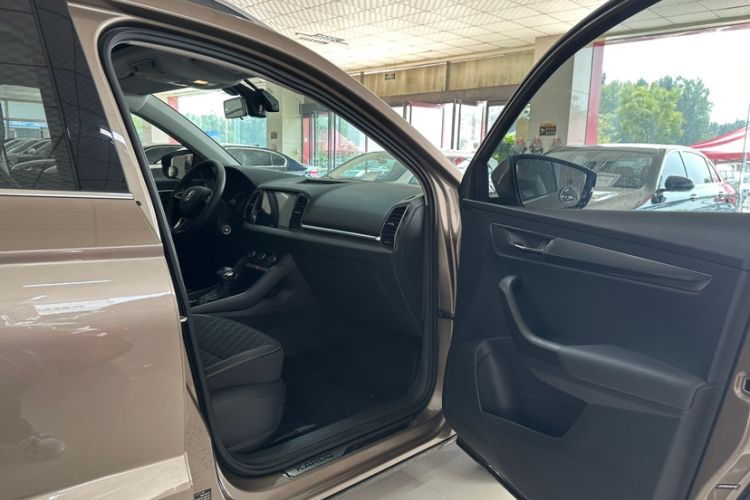 Used Skoda Karoq 2020 TSI280 Luxury Smart Edition China VI Standard Interior 11