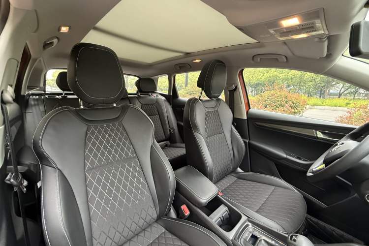 Used Skoda Karoq 2020 TSI280 Luxury Smart Edition China VI Standard Interior 3