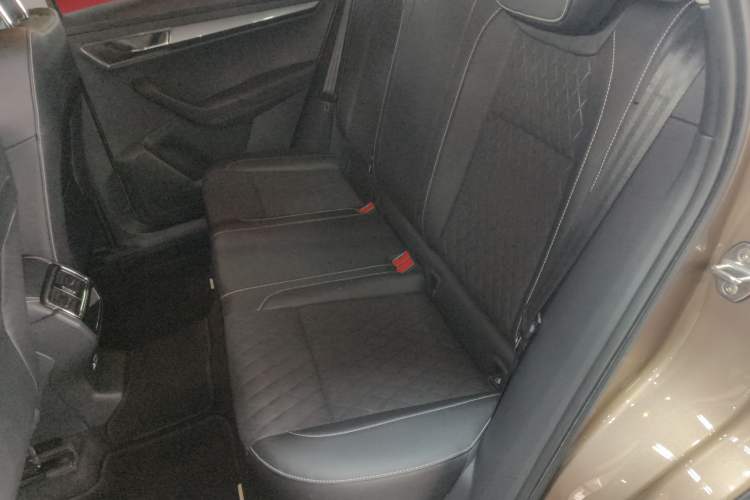 Used Skoda Karoq 2020 TSI280 Luxury Smart Edition China VI Standard Interior 4