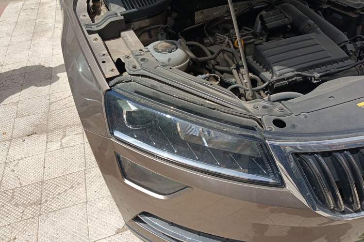 Used Skoda Karoq 2020 TSI280 Luxury Smart Edition China VI Standard Right Front Headlight