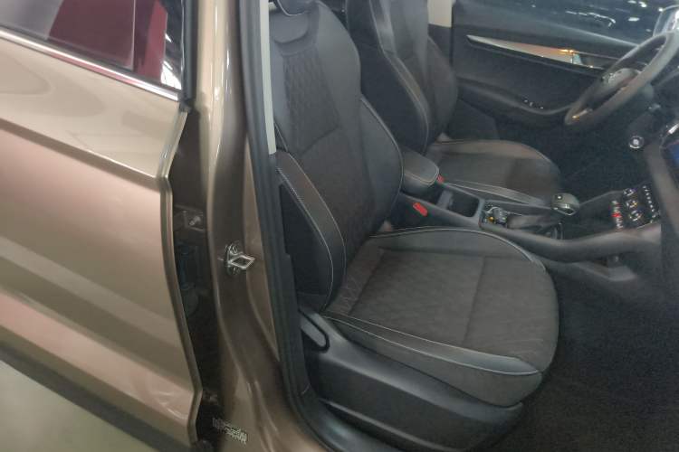 Used Skoda Karoq 2020 TSI280 Luxury Smart Edition China VI Standard Right Front Seat