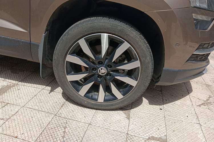 Used Skoda Karoq 2020 TSI280 Luxury Smart Edition China VI Standard Right Front Wheel Hub