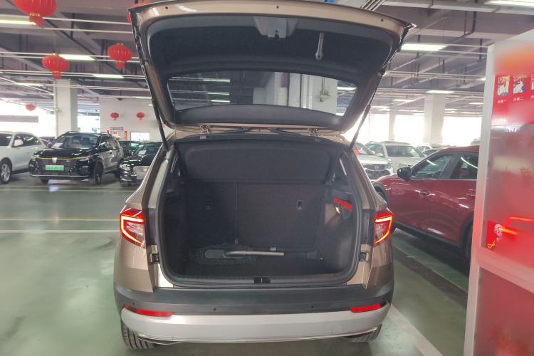 Used Skoda Karoq 2020 TSI280 Luxury Smart Edition China VI Standard Trunk