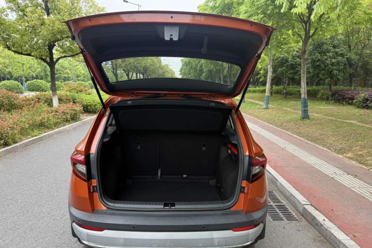 Used Skoda Karoq 2020 TSI280 Luxury Smart Edition China VI Standard Trunk