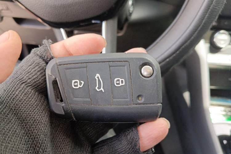 Used Skoda Karoq 2020 TSI280 Luxury Smart Edition China VI Standard Vehicle Key