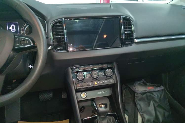 Used Skoda Karoq 2021 TSI280 Luxury Edition Audio And AC Panel