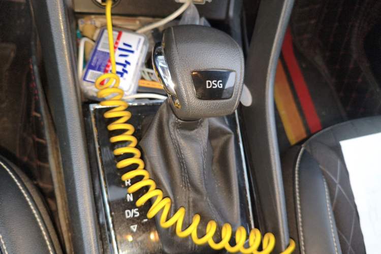 Used Skoda Karoq 2021 TSI280 Luxury Edition Gear Lever