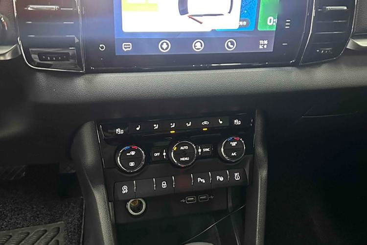Used Skoda Karoq 2021 TSI280 Luxury Edition Interior 2