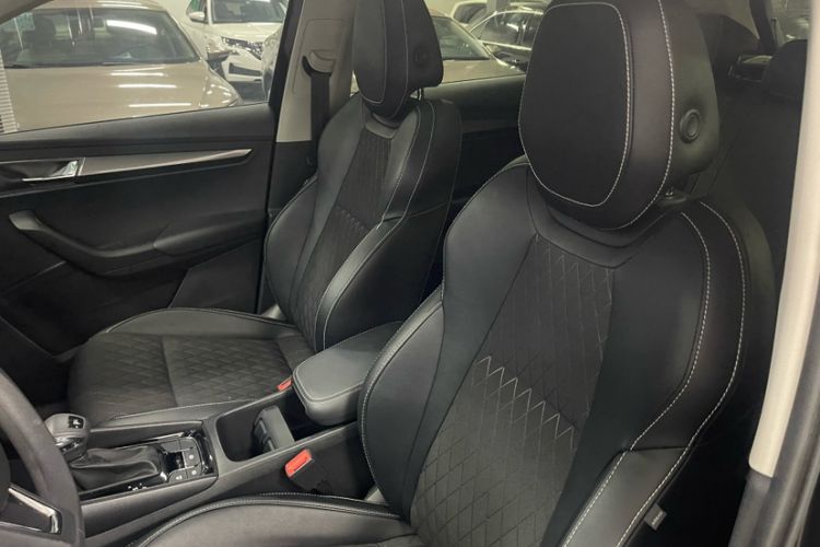 Used Skoda Karoq 2021 TSI280 Luxury Edition Interior 3