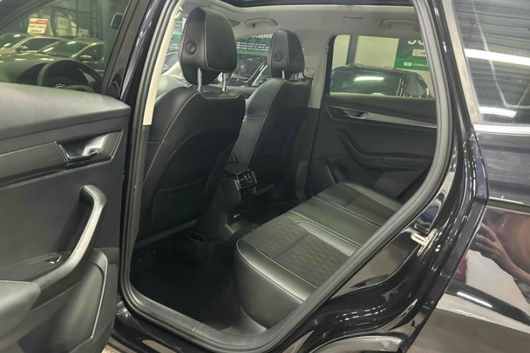 Used Skoda Karoq 2021 TSI280 Luxury Edition Interior 5