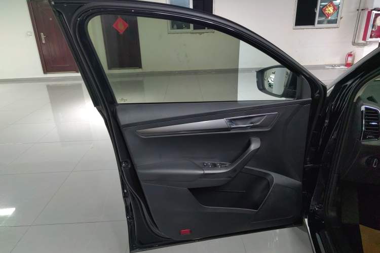 Used Skoda Karoq 2021 TSI280 Luxury Edition Left Front Door Interior
