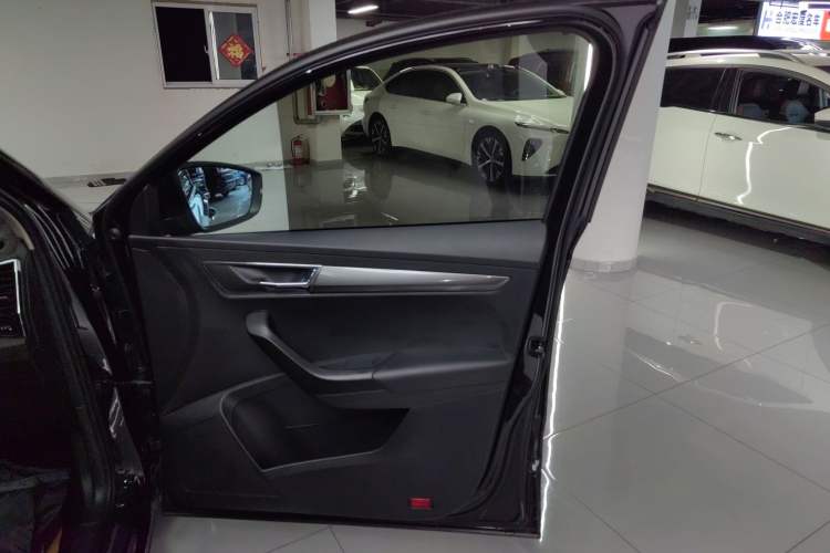 Used Skoda Karoq 2021 TSI280 Luxury Edition Right Front Door Interior