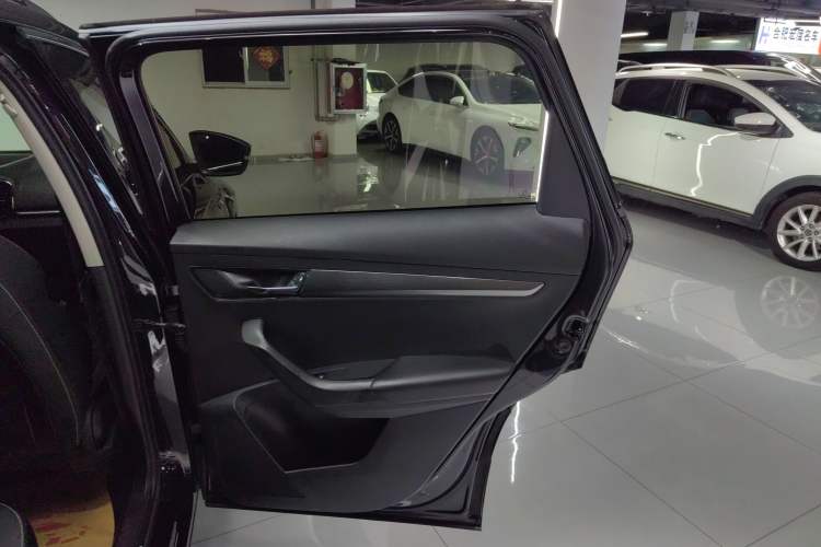 Used Skoda Karoq 2021 TSI280 Luxury Edition Right Rear Door Interior