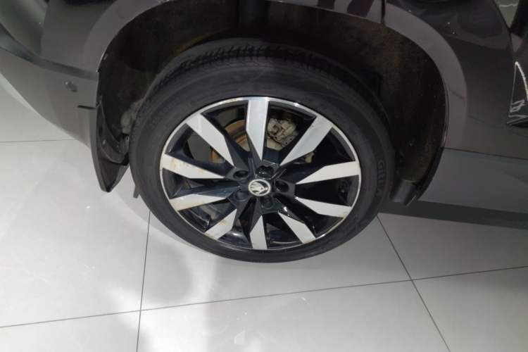 Used Skoda Karoq 2021 TSI280 Luxury Edition Right Rear Wheel Hub