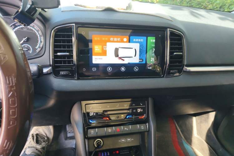 Used Skoda Karoq 2021 TSI280 Luxury Edition Audio And AC Panel