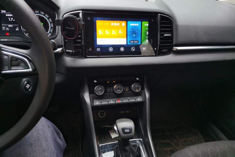 Used Skoda Karoq 2021 TSI280 Technology Edition Audio And AC Panel