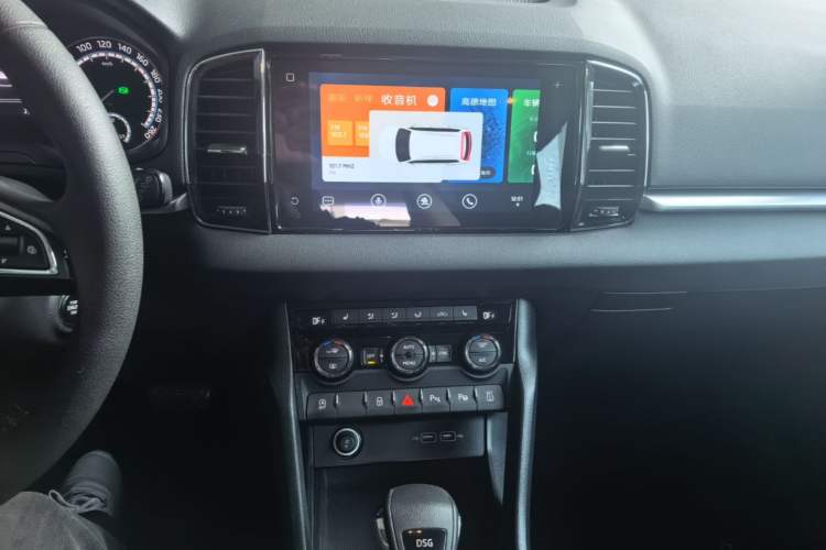 Used Skoda Karoq 2021 TSI280 Luxury Edition Audio And AC Panel