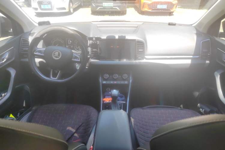 Used Skoda Karoq 2021 TSI280 Technology Edition Center Console