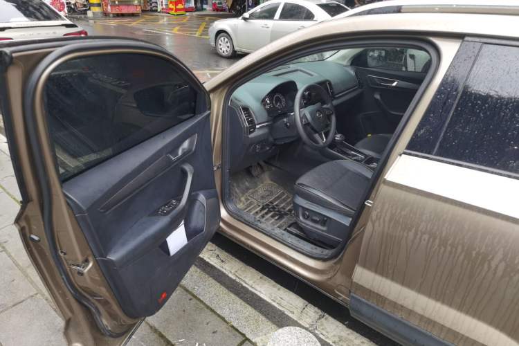 Used Skoda Karoq 2021 TSI280 Technology Edition Driver Seat