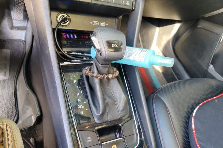 Used Skoda Karoq 2021 TSI280 Luxury Edition Gear Lever