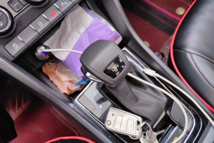 Used Skoda Karoq 2021 TSI280 Luxury Edition Gear Lever