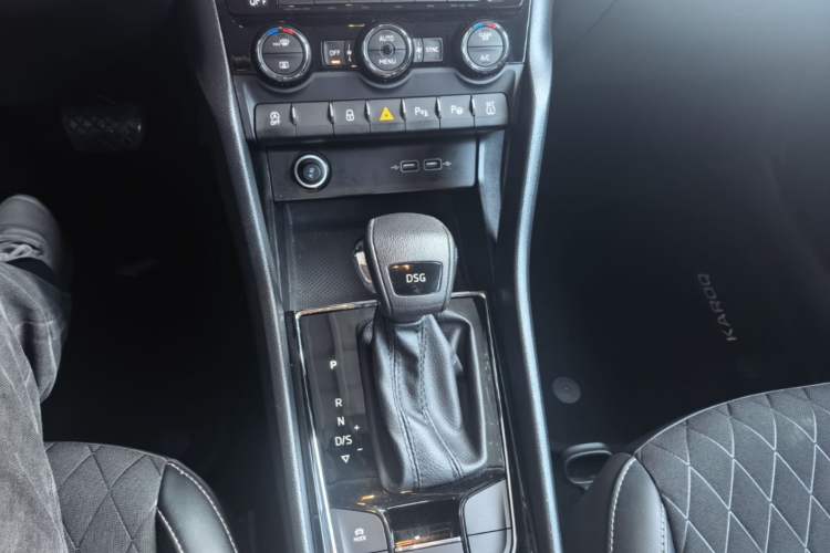 Used Skoda Karoq 2021 TSI280 Luxury Edition Gear Lever