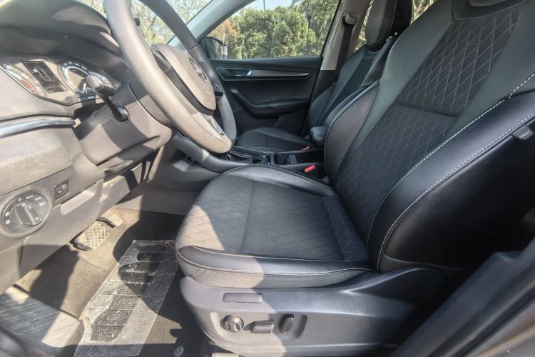 Used Skoda Karoq 2021 TSI280 Technology Edition Interior 1