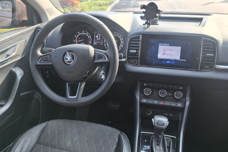 Used Skoda Karoq 2021 TSI280 Technology Edition Interior 11