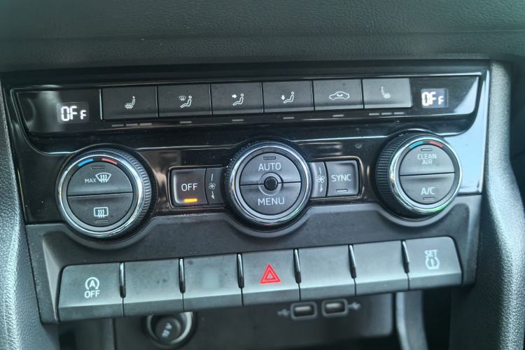 Used Skoda Karoq 2021 TSI280 Technology Edition Interior 14