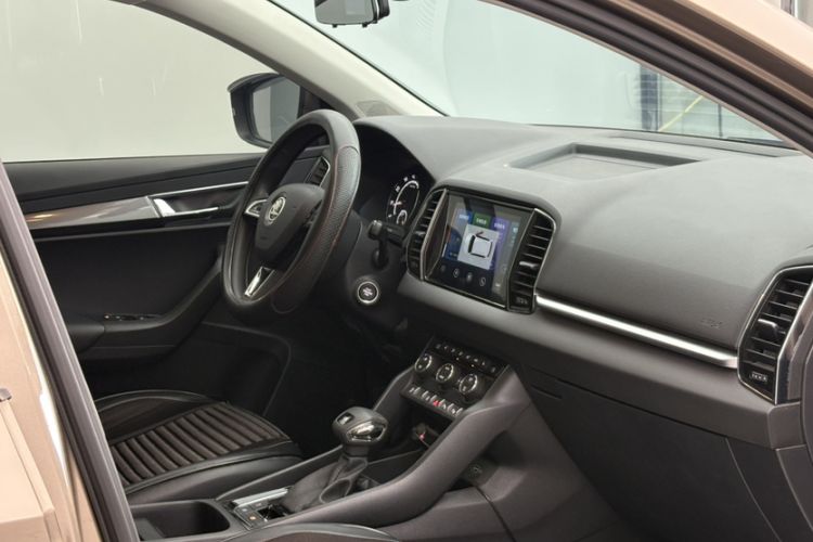 Used Skoda Karoq 2021 TSI280 Luxury Edition Interior 6
