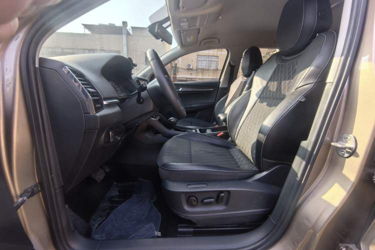 Used Skoda Karoq 2021 TSI280 Technology Edition Interior 6