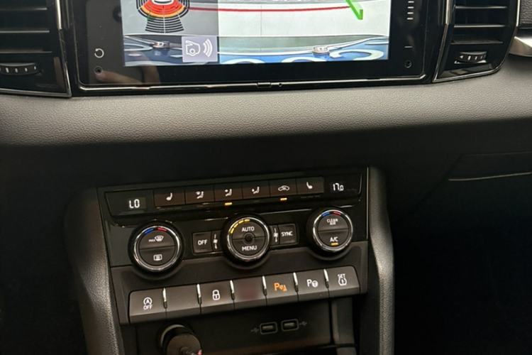 Used Skoda Karoq 2021 TSI280 Luxury Edition Interior 7