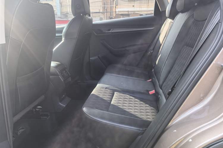 Used Skoda Karoq 2021 TSI280 Technology Edition Interior 8